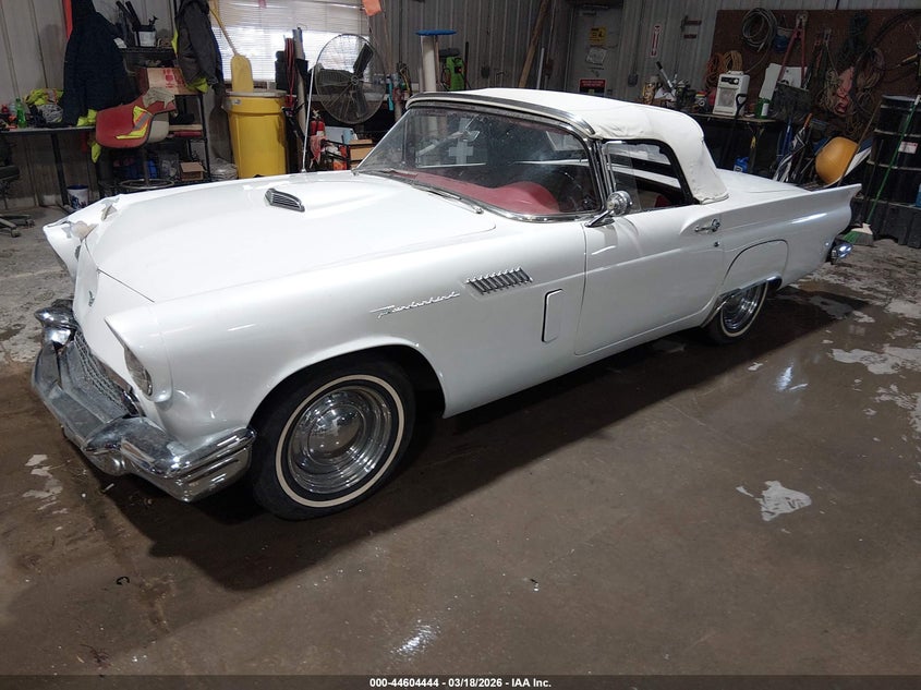 1957 Ford Thunderbird