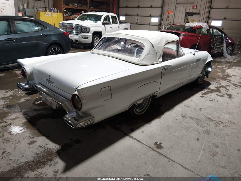 1957 Ford Thunderbird