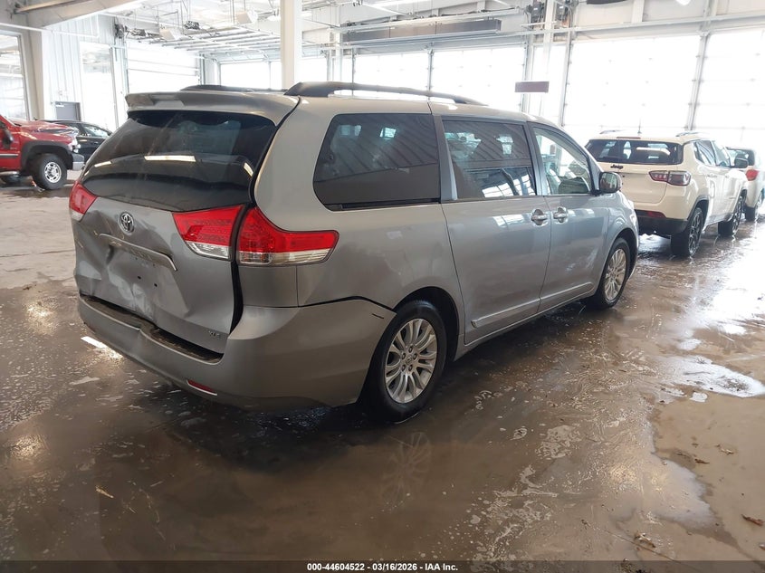 2012 Toyota Sienna Xle V6 8 Passenger