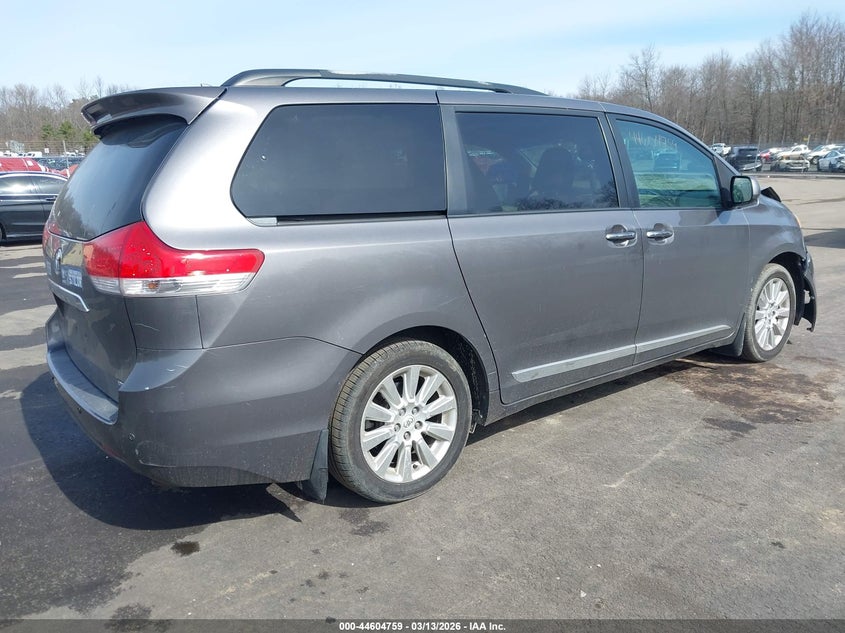 2012 Toyota Sienna Limited 7 Passenger