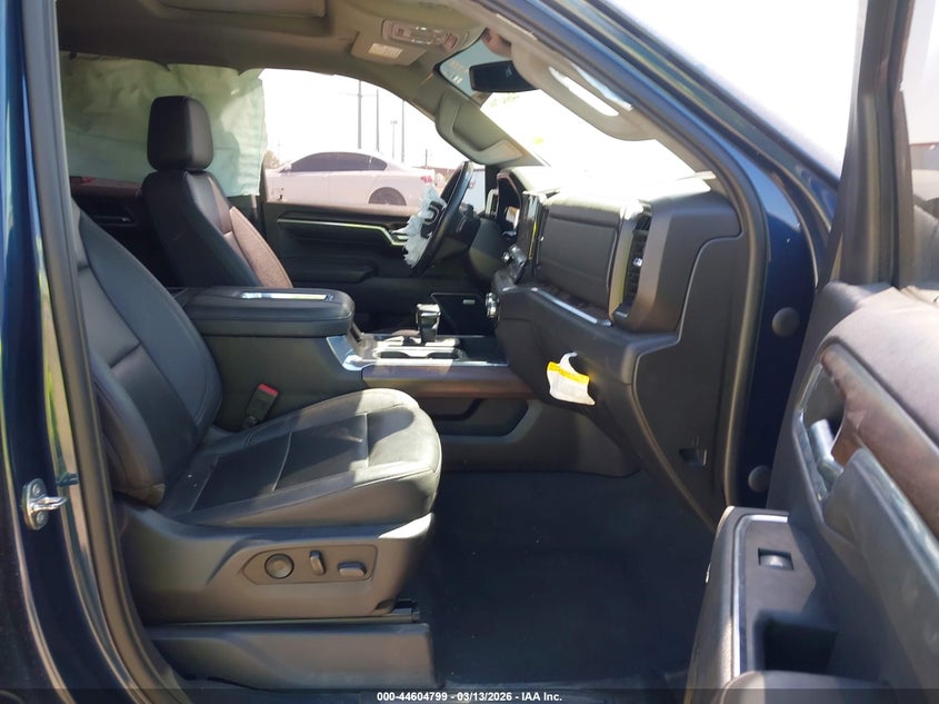 2022 GMC Sierra 1500 4Wd Short Box Slt