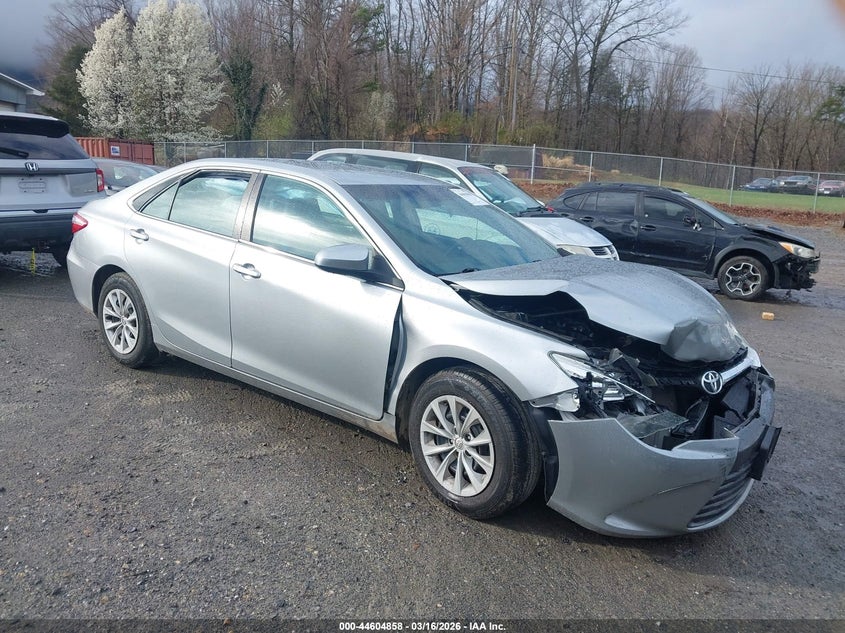 2016 Toyota Camry Le