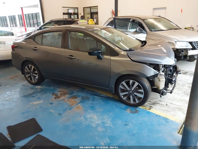 2020 Nissan Versa Sr Xtronic Cvt