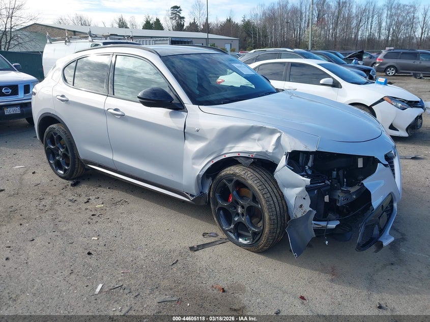 2024 Alfa Romeo Stelvio Ti Awd