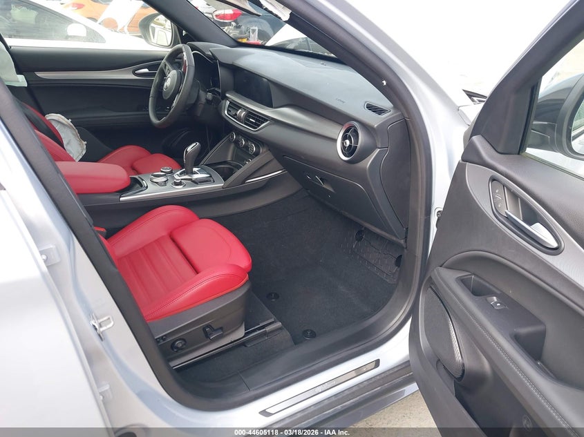 2024 Alfa Romeo Stelvio Ti Awd