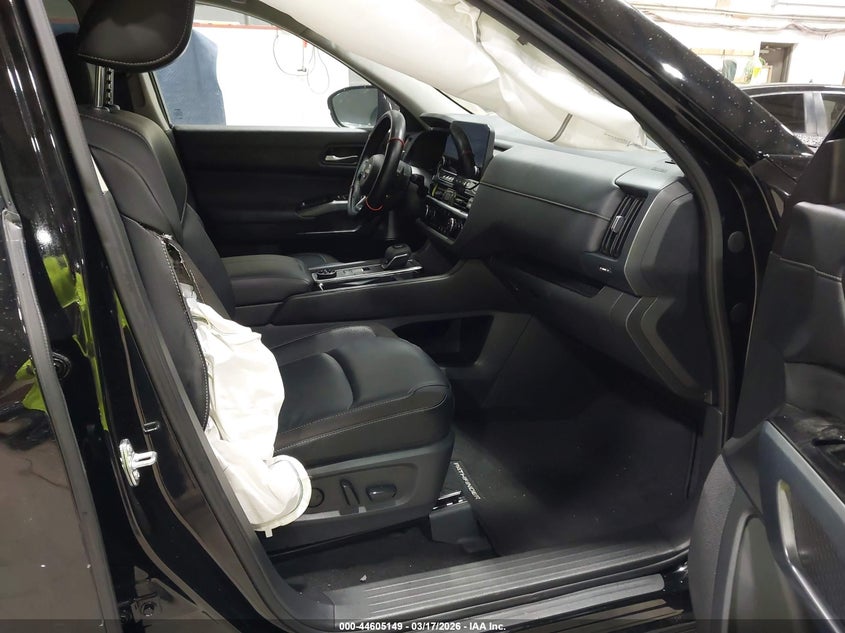 2025 Nissan Pathfinder Sl 4Wd