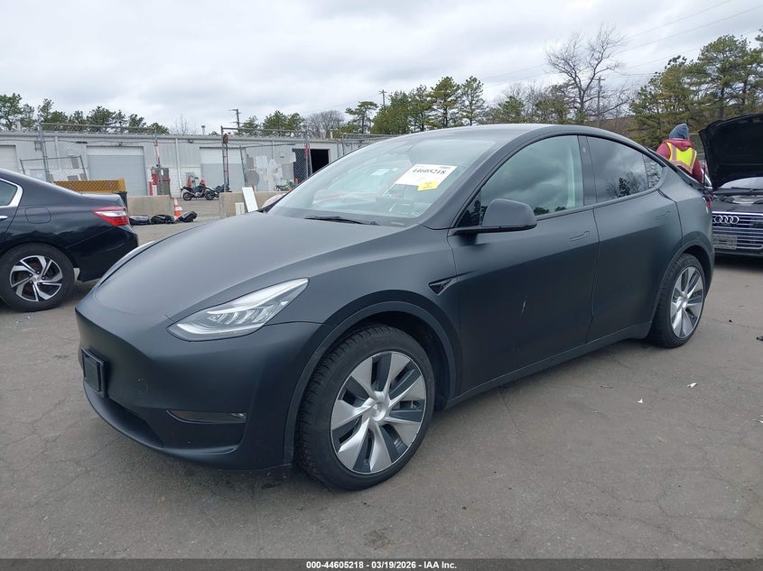 2022 Tesla Model Y Long Range Dual Motor All-Wheel Drive