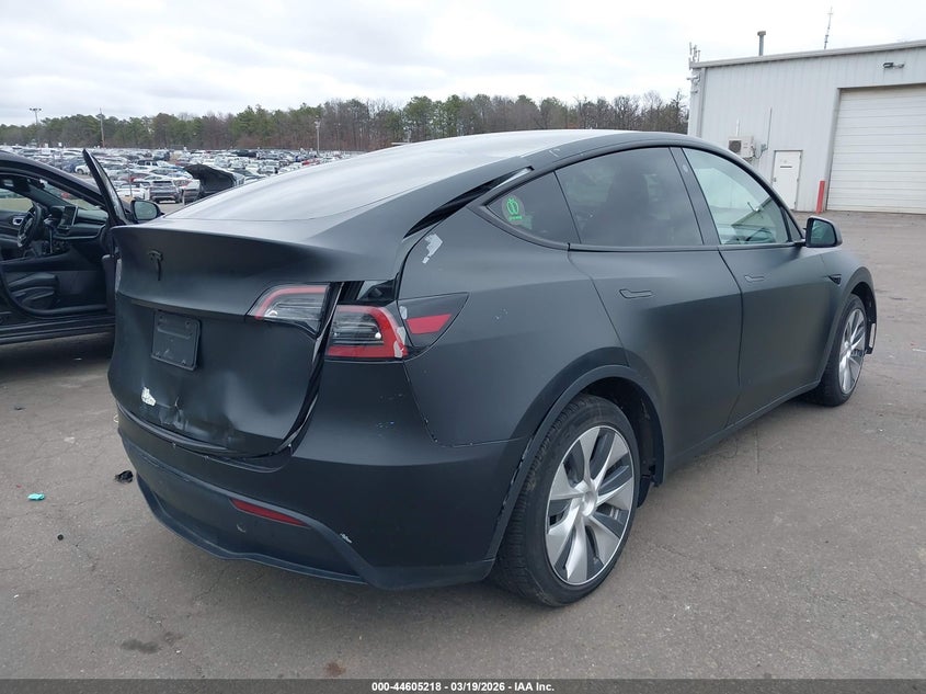 2022 Tesla Model Y Long Range Dual Motor All-Wheel Drive