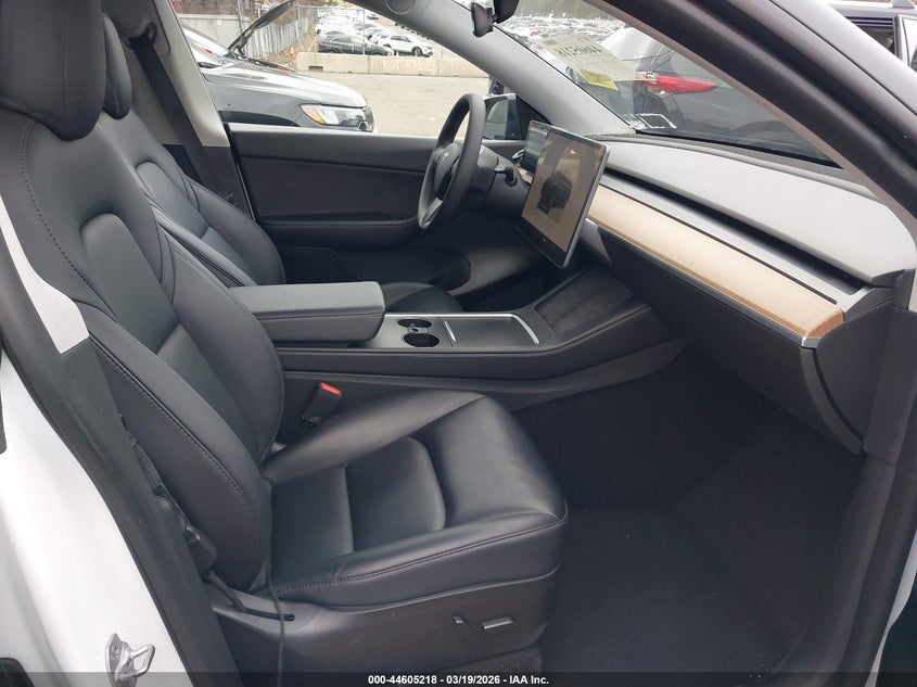 2022 Tesla Model Y Long Range Dual Motor All-Wheel Drive