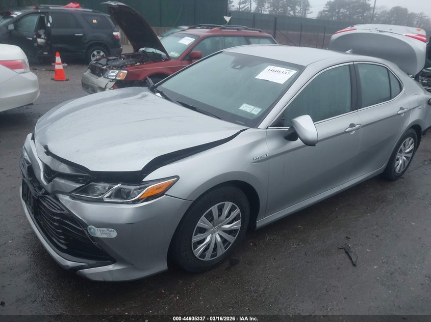 2019 Toyota Camry Hybrid Le