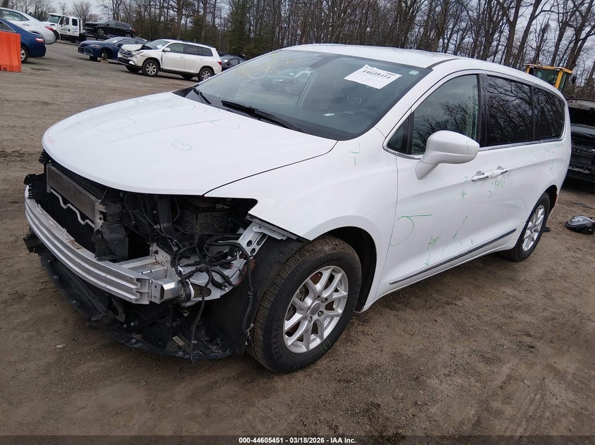 2020 Chrysler Pacifica Touring L