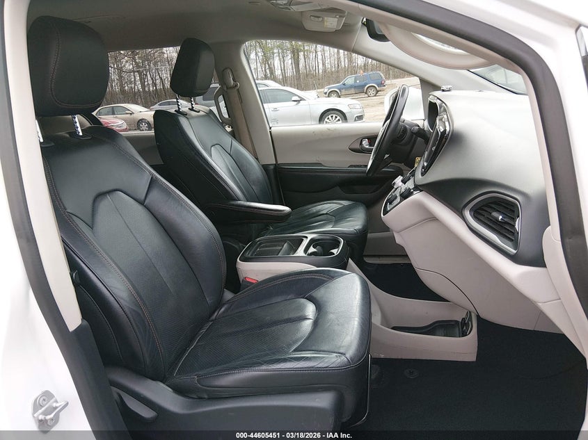 2020 Chrysler Pacifica Touring L