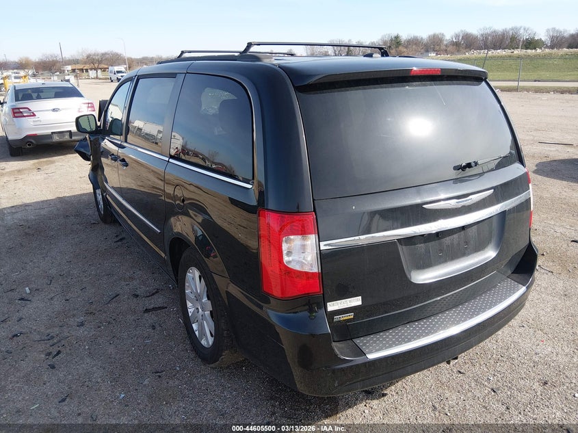 2016 Chrysler Town & Country Touring
