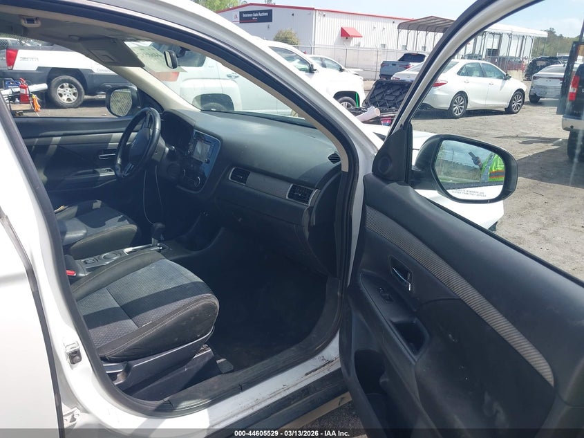 2016 Mitsubishi Outlander Se