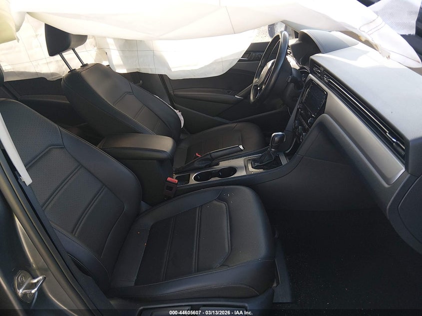 2020 Volkswagen Passat 2.0T Se