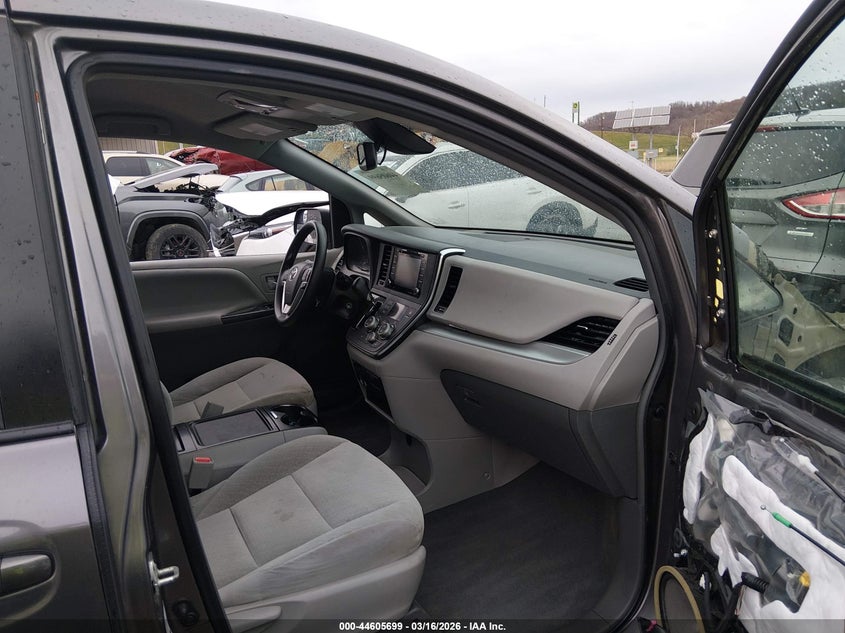 2019 Toyota Sienna Le 7 Passenger