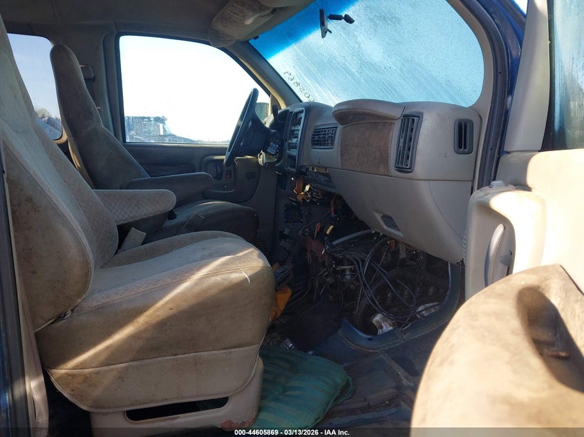 2000 GMC Savana Standard