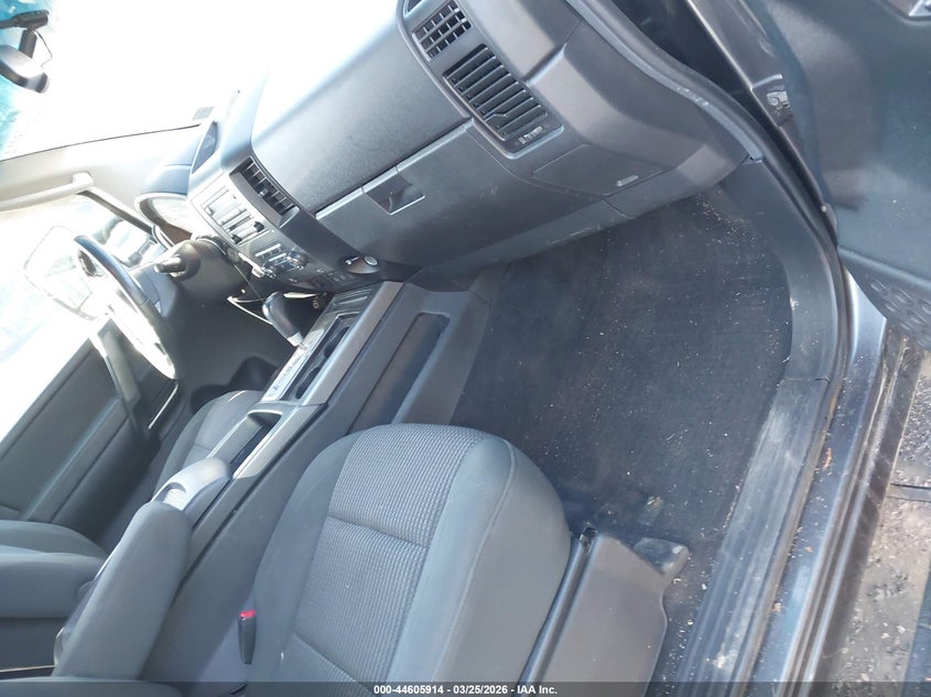 2011 Nissan Titan Sv