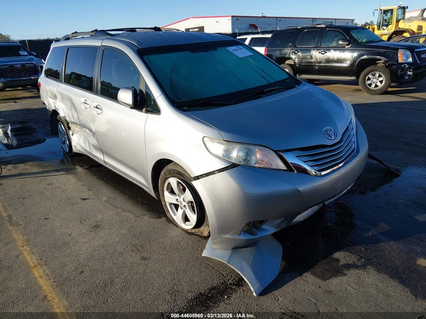2015 Toyota Sienna Le 8 Passenger