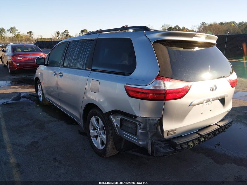 2015 Toyota Sienna Le 8 Passenger