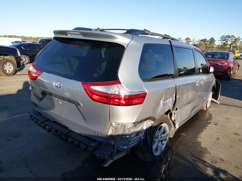2015 Toyota Sienna Le 8 Passenger