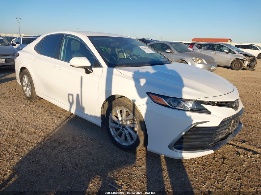 4T1C11AK5MU408794 2021 Toyota Camry Le auction photo 1