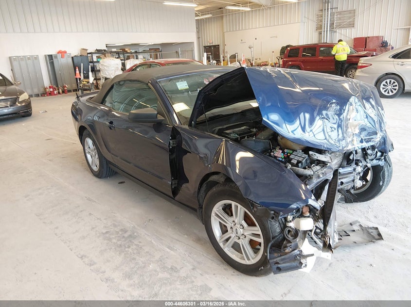 2011 Ford Mustang V6