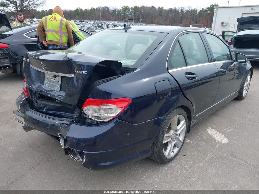2011 Mercedes-Benz C 300 Luxury 4Matic/Sport 4Matic