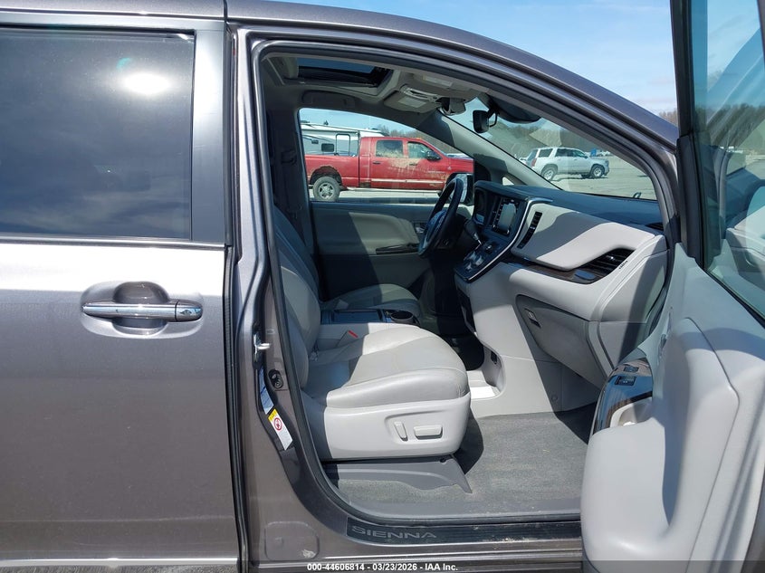 2019 Toyota Sienna Xle Premium 7 Passenger