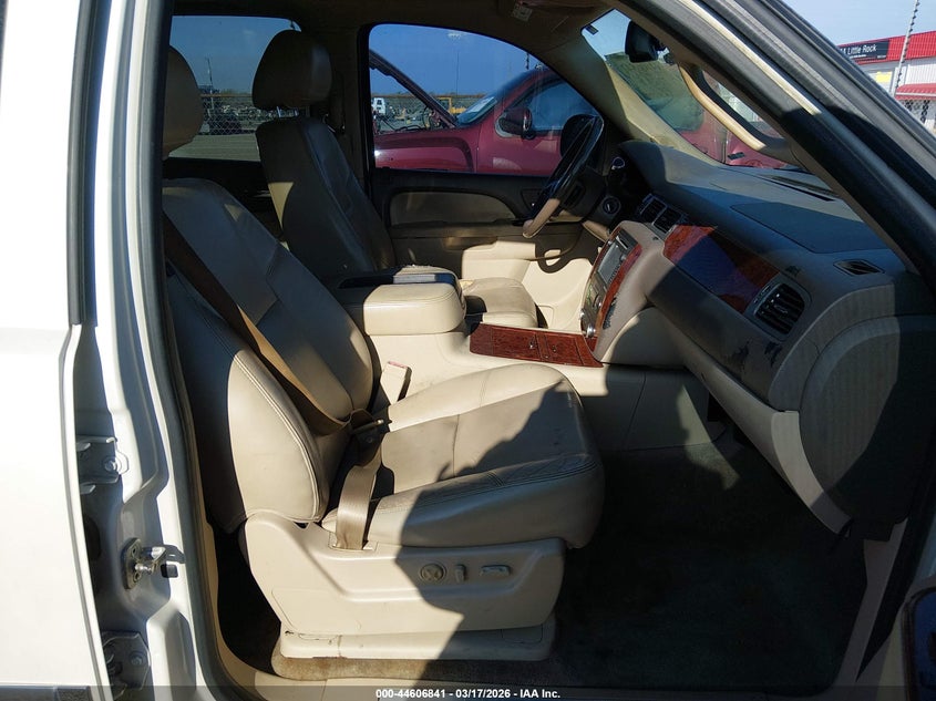 2012 Chevrolet Tahoe 5.3 Ltz white Lot 111044606841 Vin 1GNSCCE02CR140763