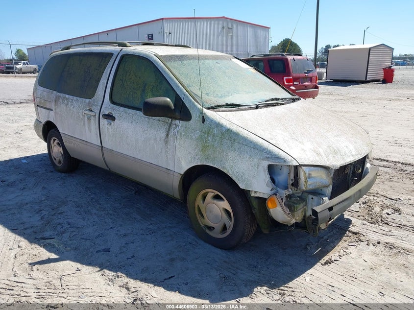 2000 Toyota Sienna Xle