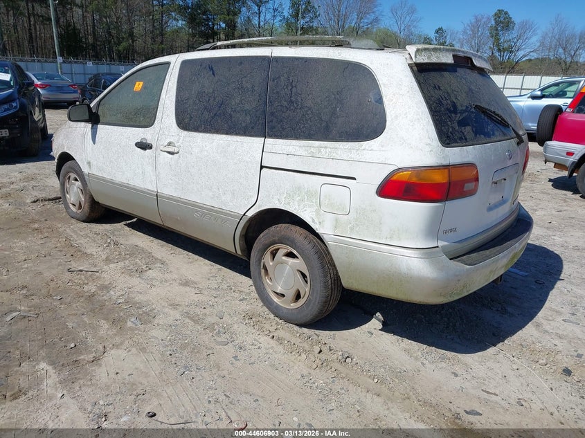 2000 Toyota Sienna Xle