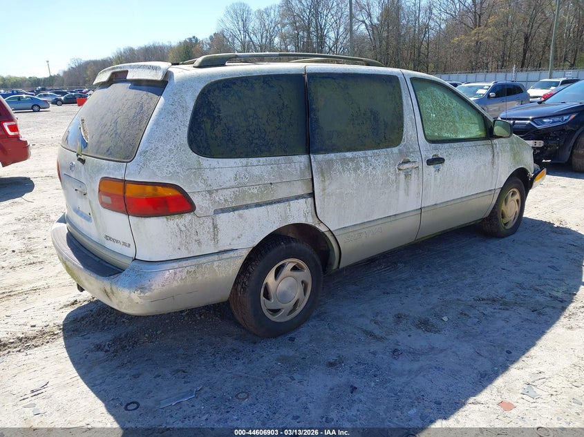 2000 Toyota Sienna Xle