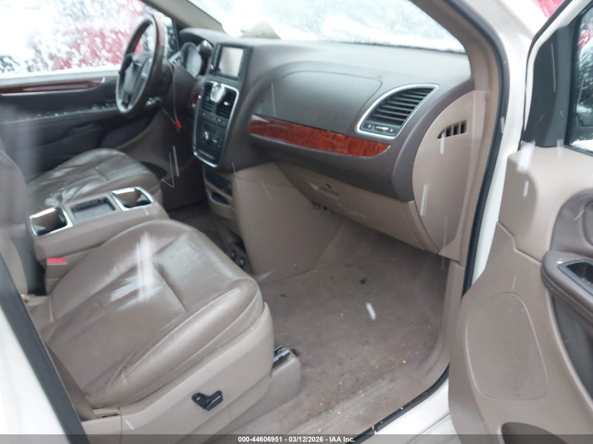 2012 Chrysler Town & Country Limited