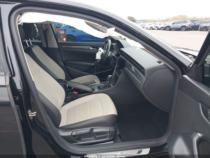 2020 Volkswagen Passat 2.0T R-Line