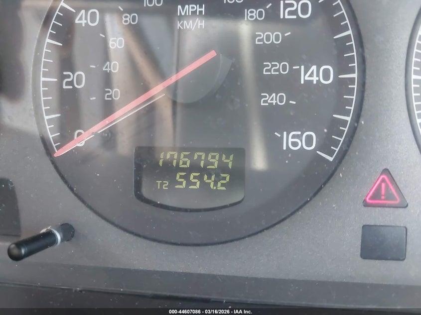 2003 Volvo V70 2.4T VIN: YV1SW58D832299364 Lot: 44607086