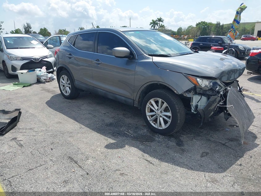 2017 Nissan Rogue Sport S