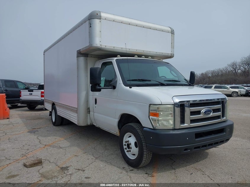 2009 Ford E-450 Cutaway
