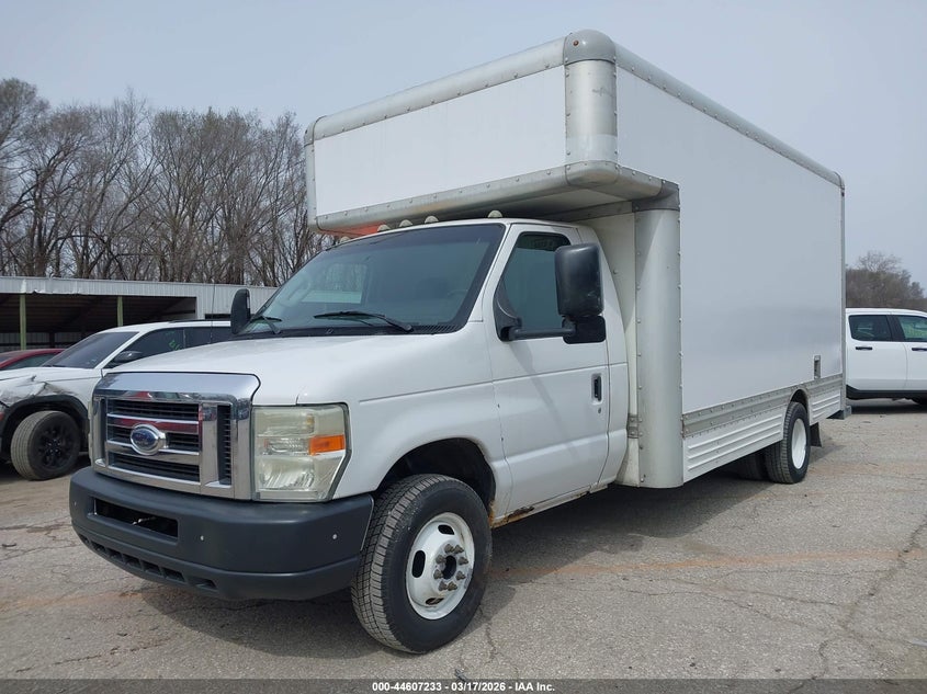 2009 Ford E-450 Cutaway