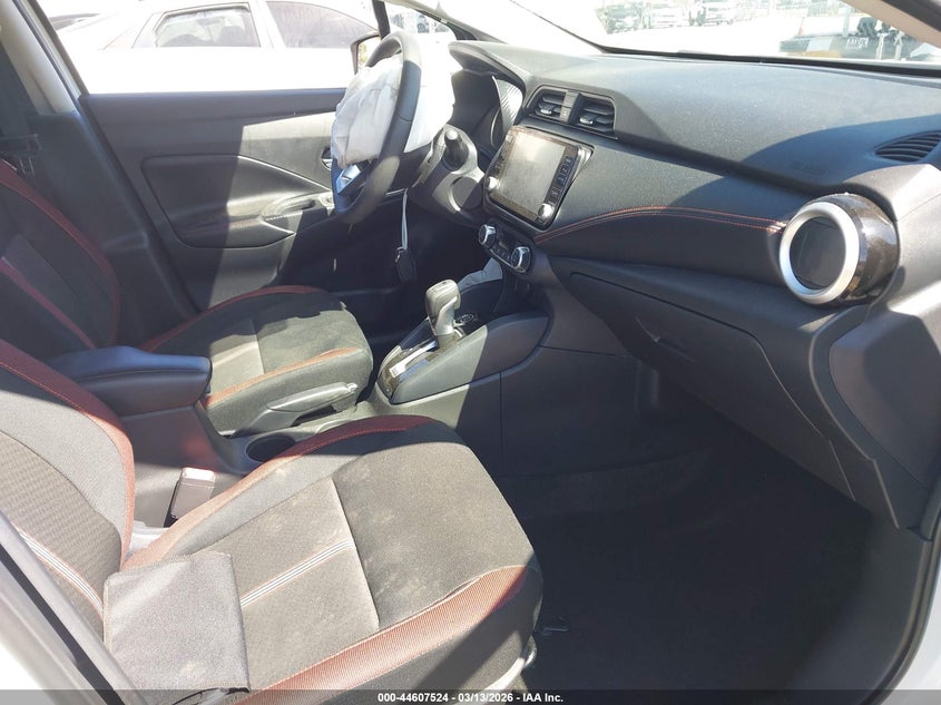 2024 Nissan Versa 1.6 Sr