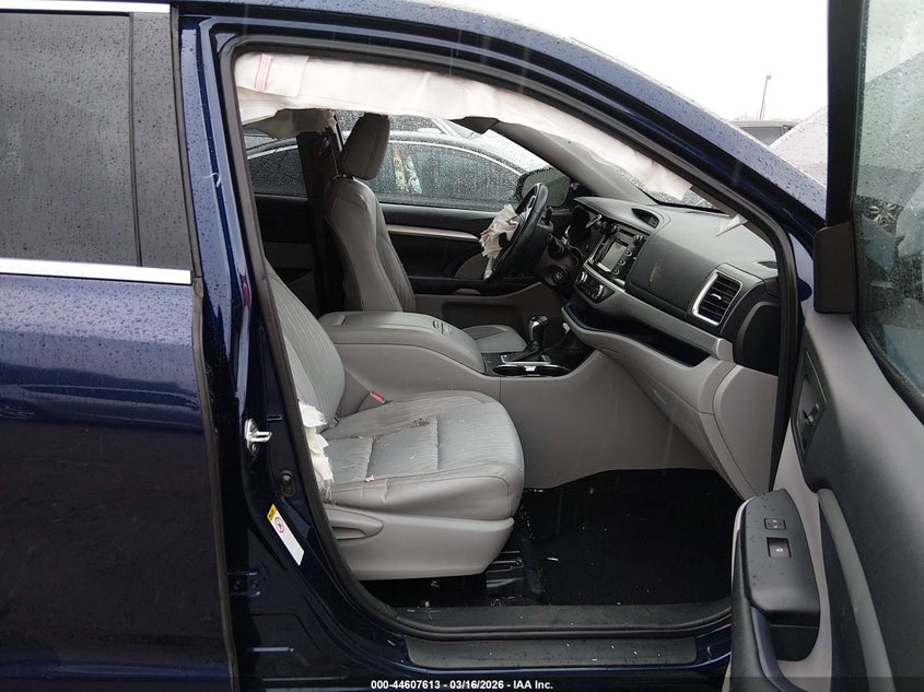 2015 Toyota Highlander Le Plus V6