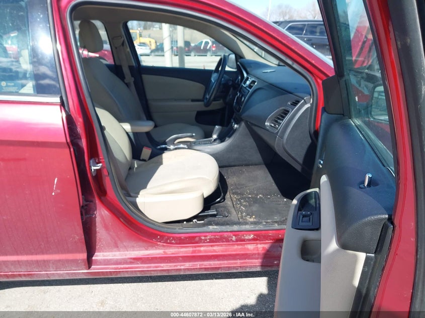 2013 Chrysler 200 Touring