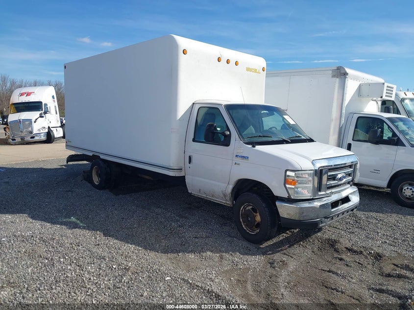 2016 Ford E-450 Cutaway