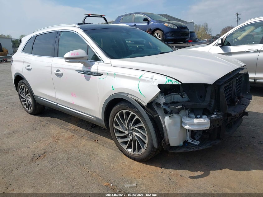 2019 Lincoln Nautilus Reserve