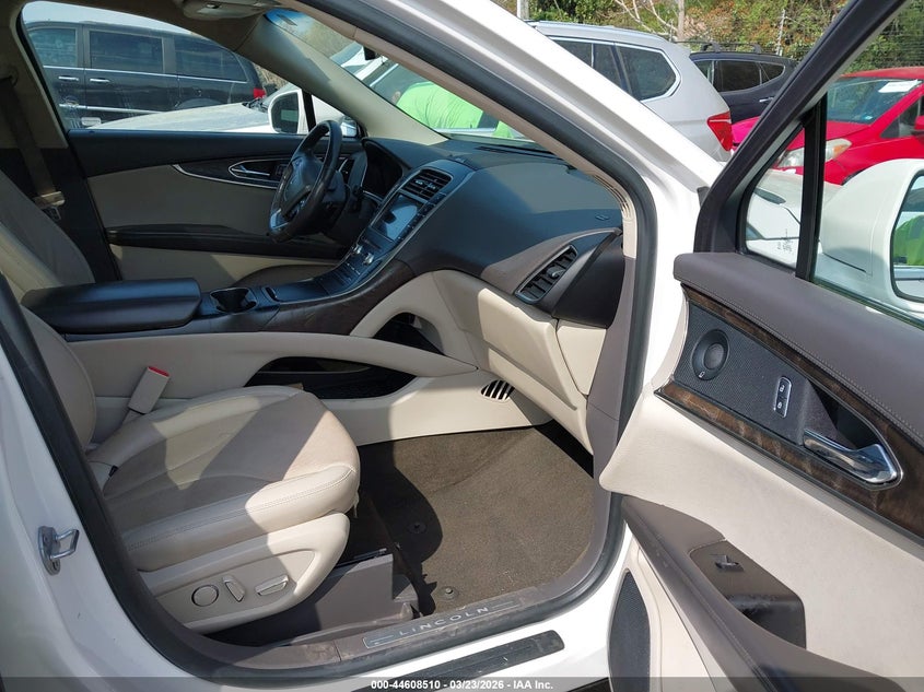 2019 Lincoln Nautilus Reserve