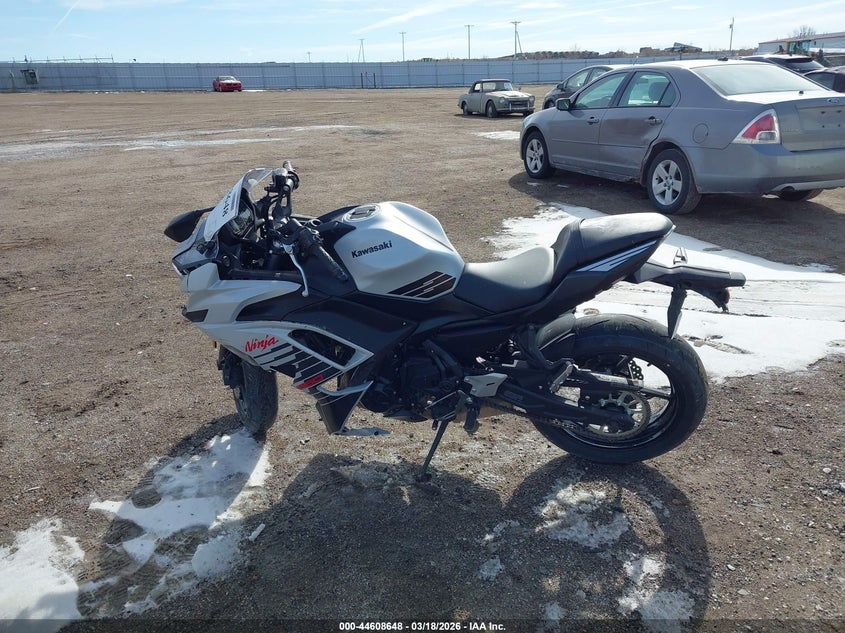 2026 Kawasaki Ex650 P VIN: ML5EXEP18TDAH0316 Lot: 44608648