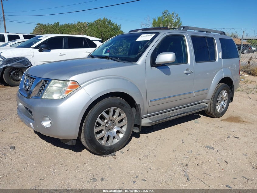 2012 Nissan Pathfinder Le