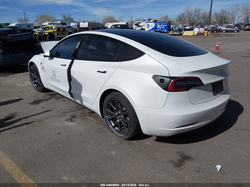 2022 TESLA MODEL 3 auction photo 3