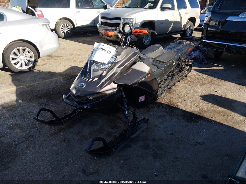 2022 SKI-DOO SUMMIT X 850 auction photo 2