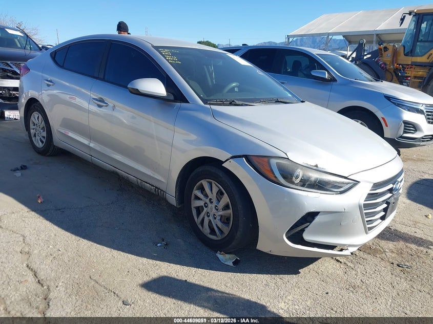 2017 HYUNDAI ELANTRA SE